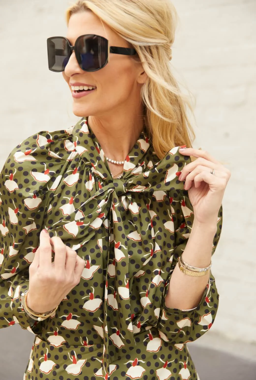 Big Bow Blouse -Dancing Ladies - BURU