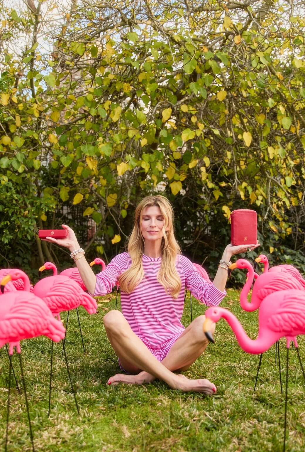 The Party of Five Travel Wallet - Rouge - BURU